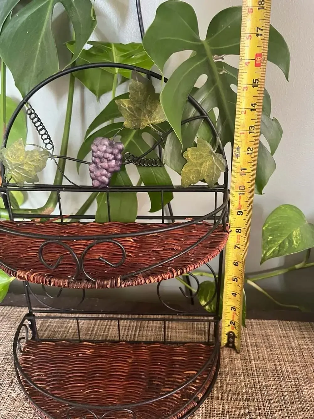 Vintage Home Interiors 2-Tier Wicker and Metal Grape Wall Shelf, 12-Inch